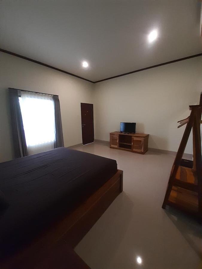 Kamala Hotel Selong Belanak Exterior photo