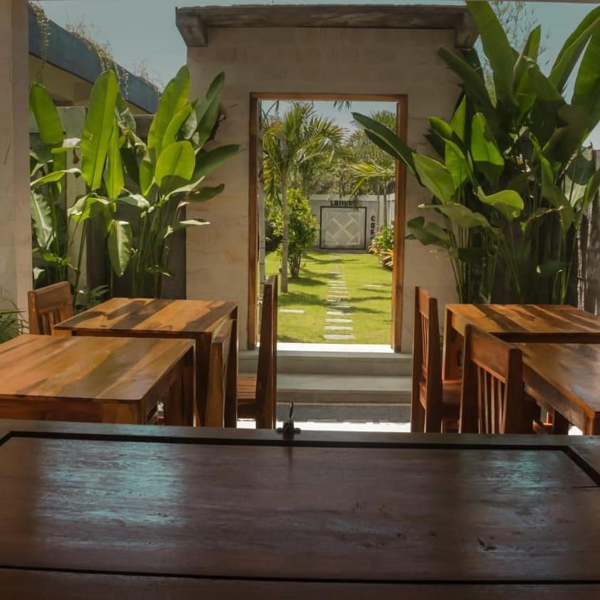 Kamala Hotel Selong Belanak Exterior photo